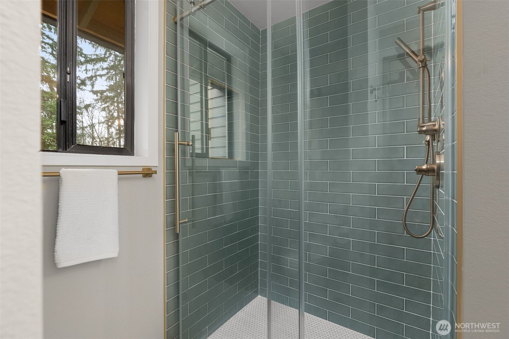 18557 W Lake Desire Drive SE