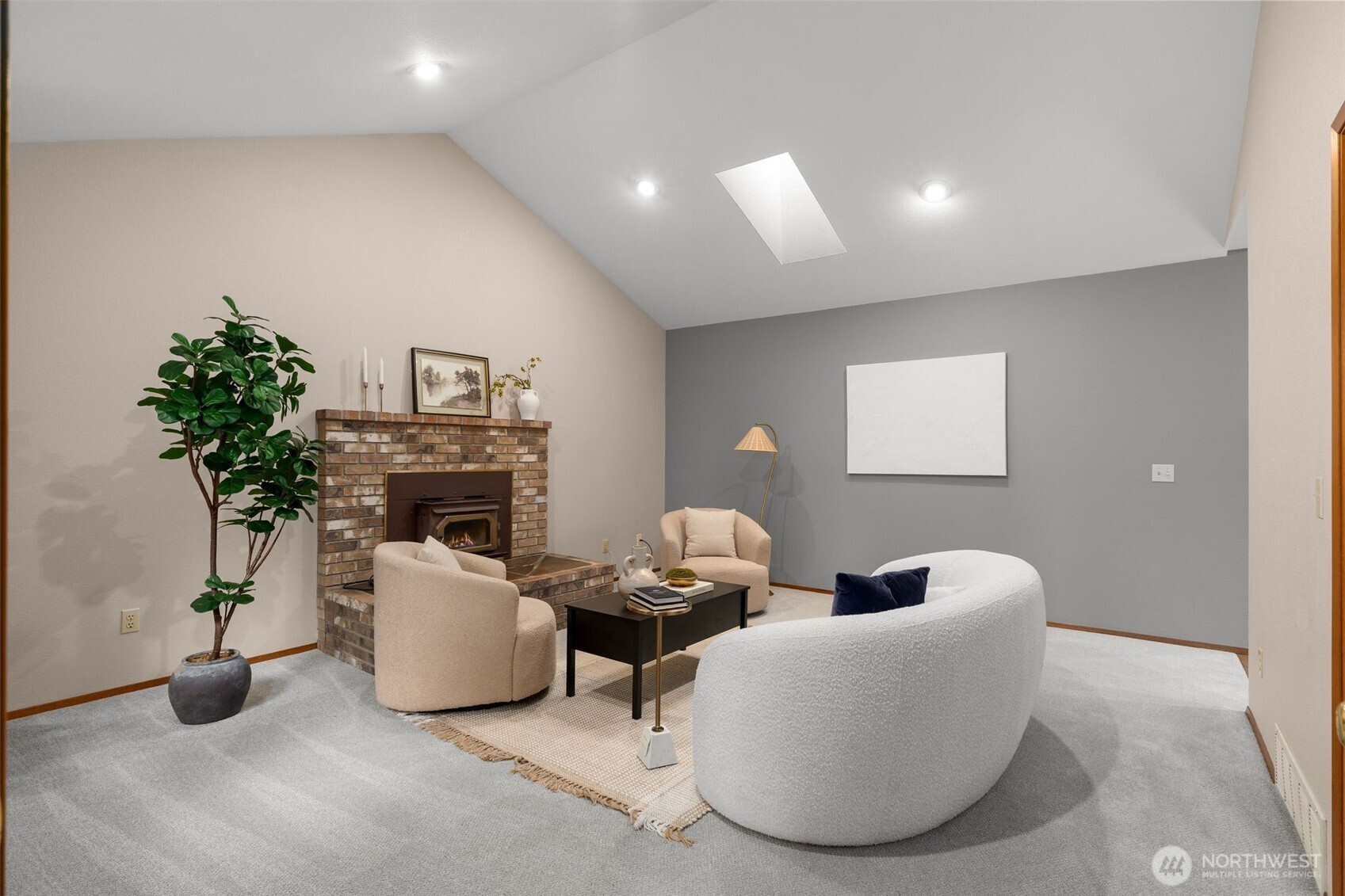 18557 W Lake Desire Drive SE