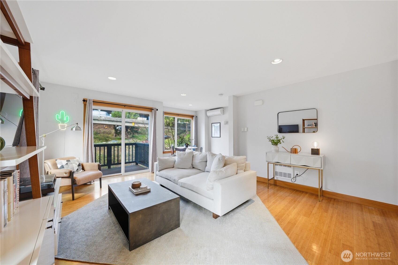 4037 7th Avenue NE Unit: A