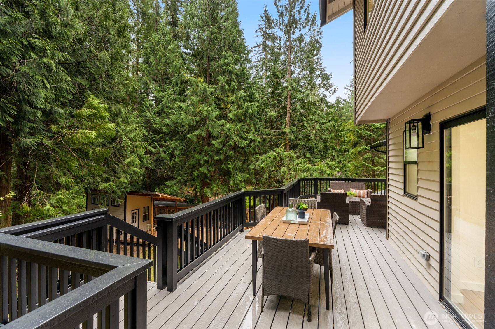 3036 E Ames Lake Drive NE