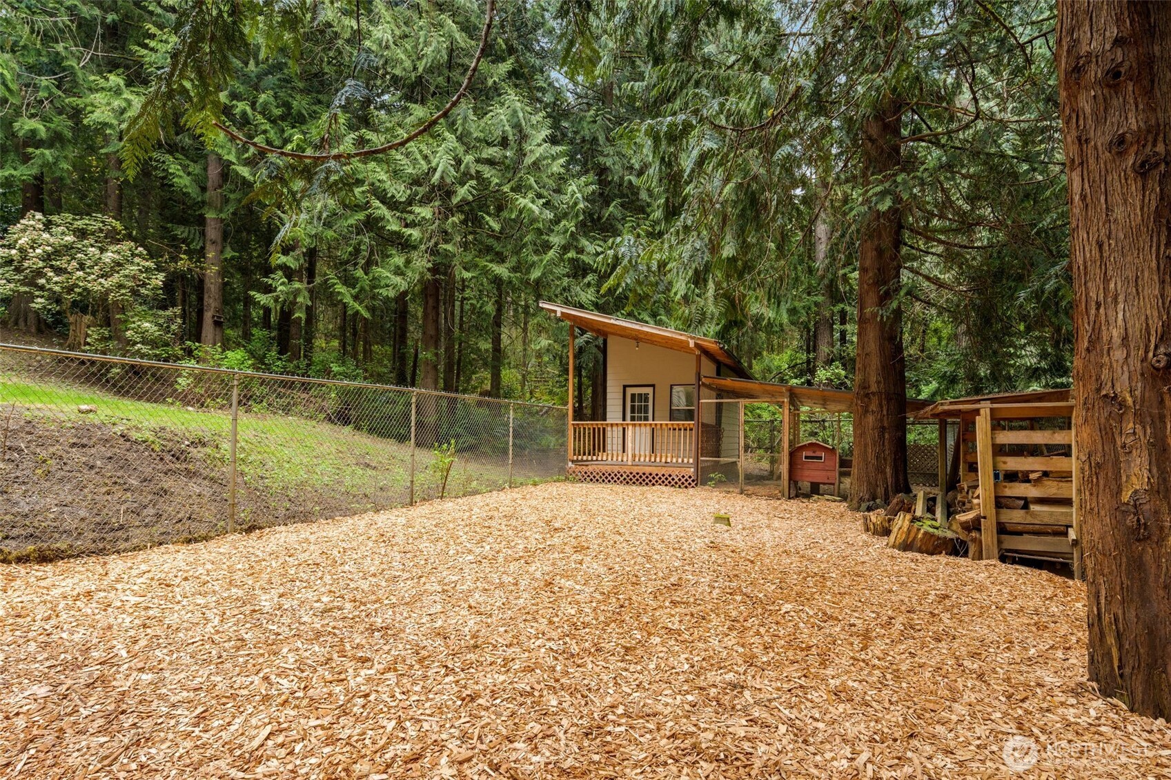 3036 E Ames Lake Drive NE