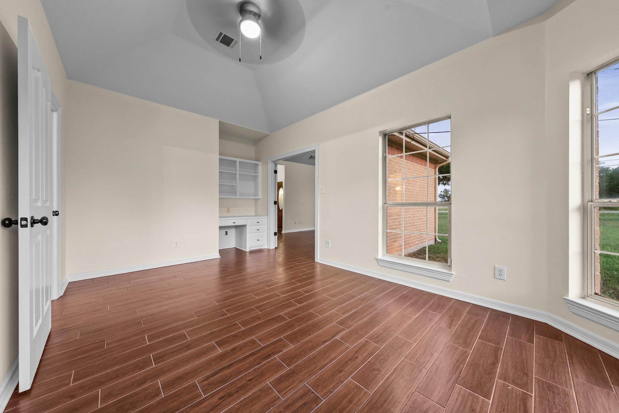 320 Woodland Oaks TRL