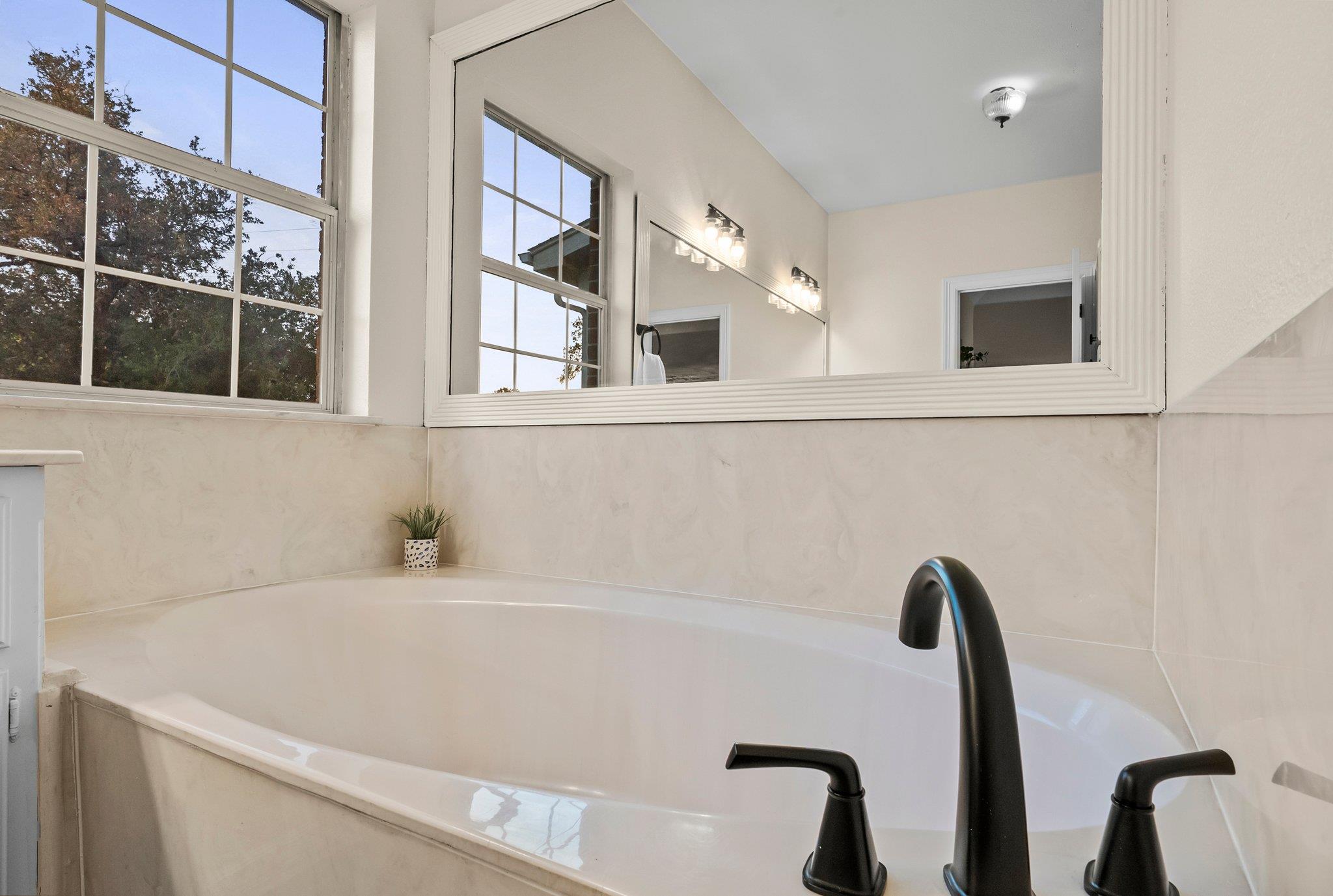 320 Woodland Oaks TRL