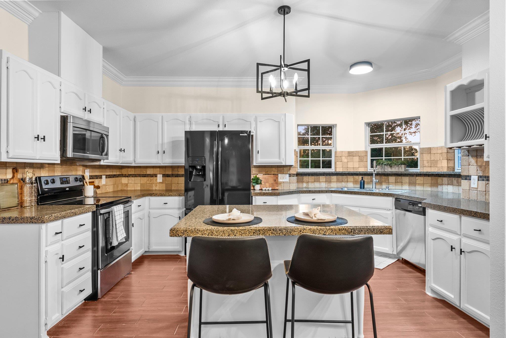 320 Woodland Oaks TRL