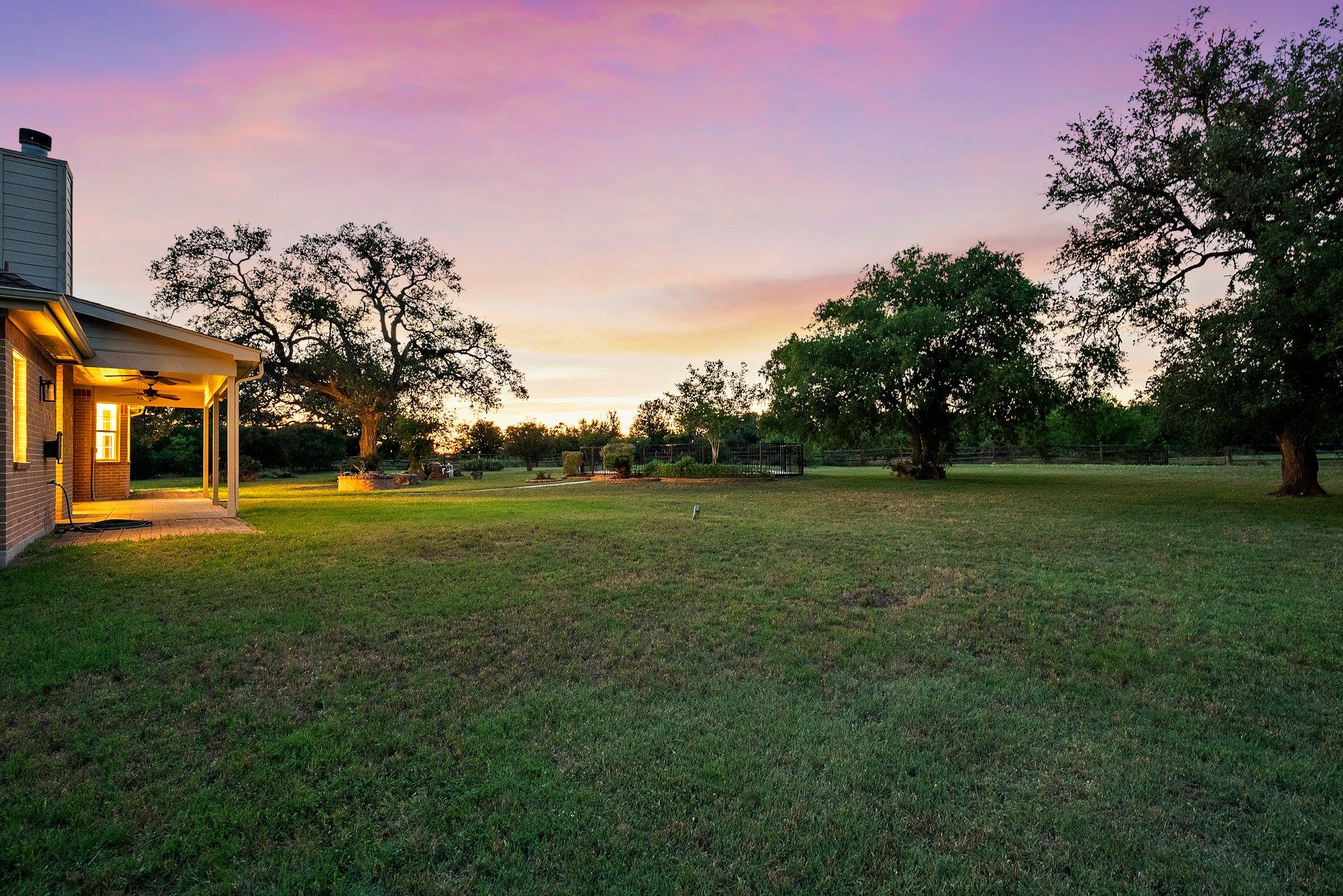 320 Woodland Oaks TRL