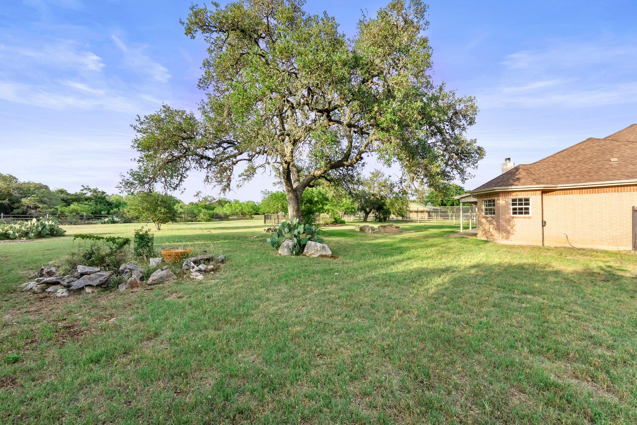 320 Woodland Oaks TRL