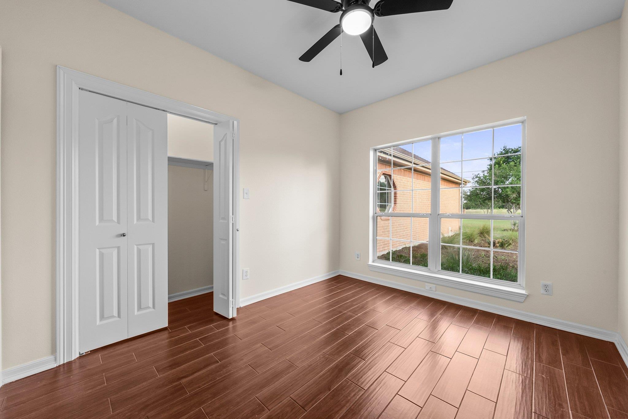 320 Woodland Oaks TRL