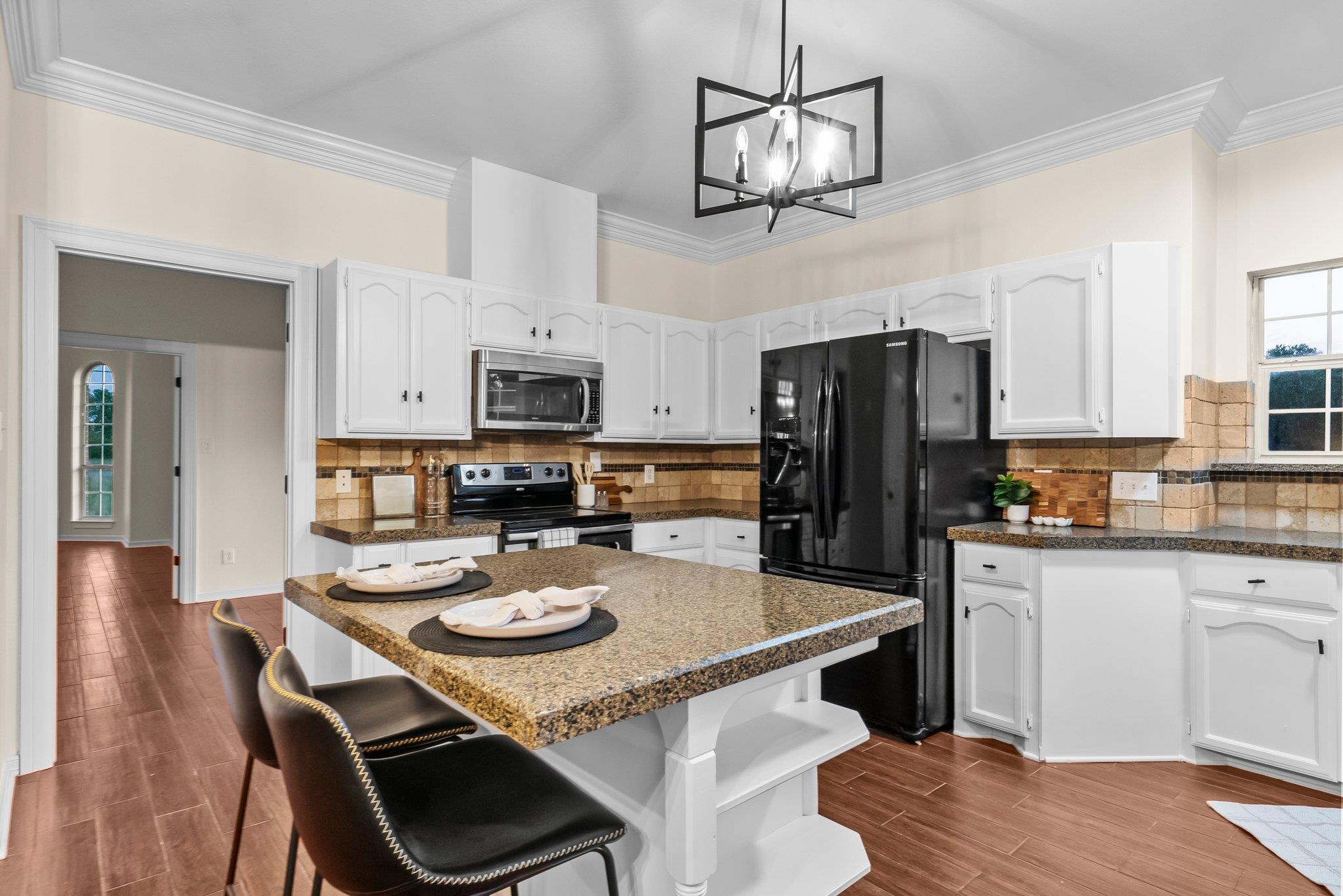 320 Woodland Oaks TRL