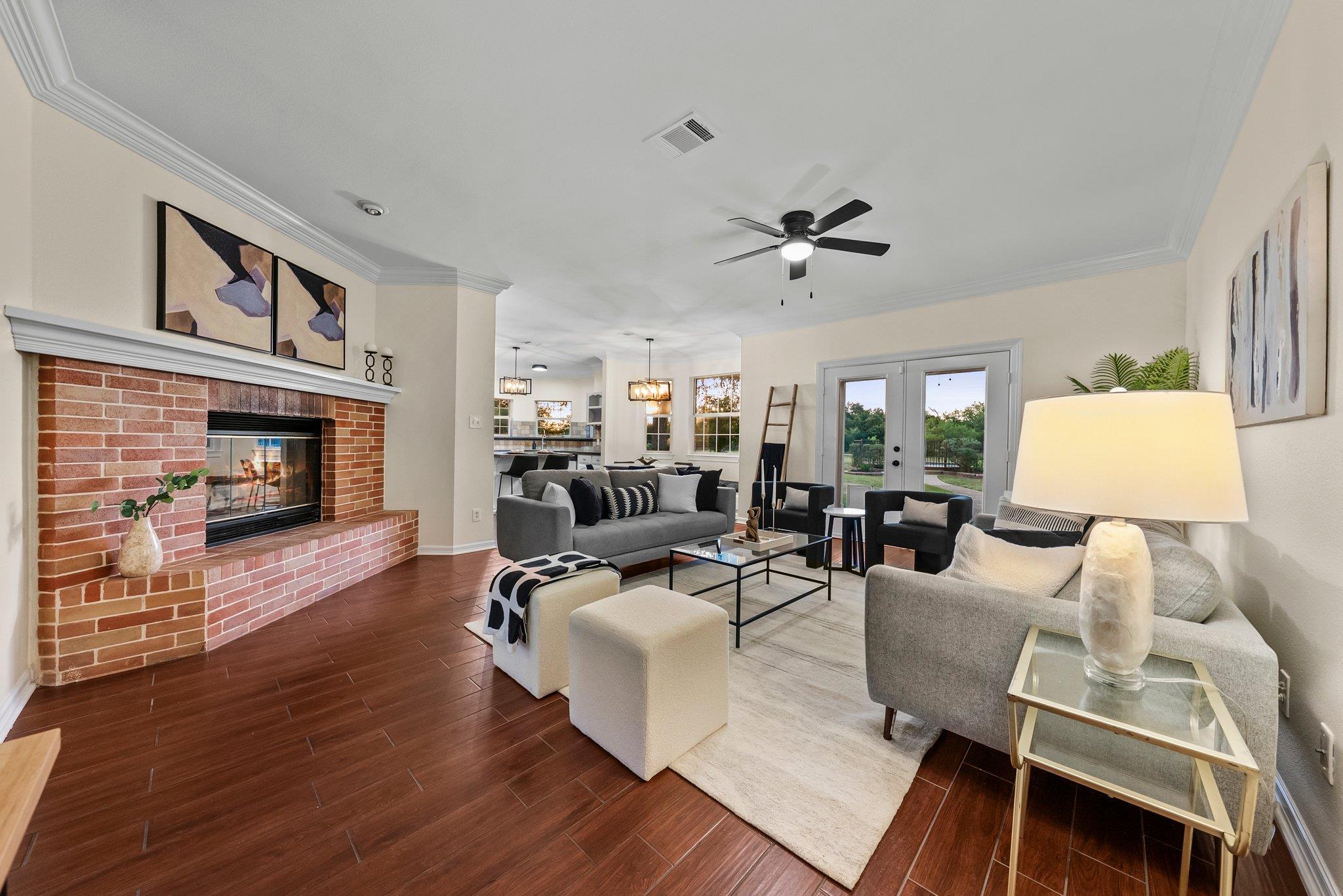 320 Woodland Oaks TRL