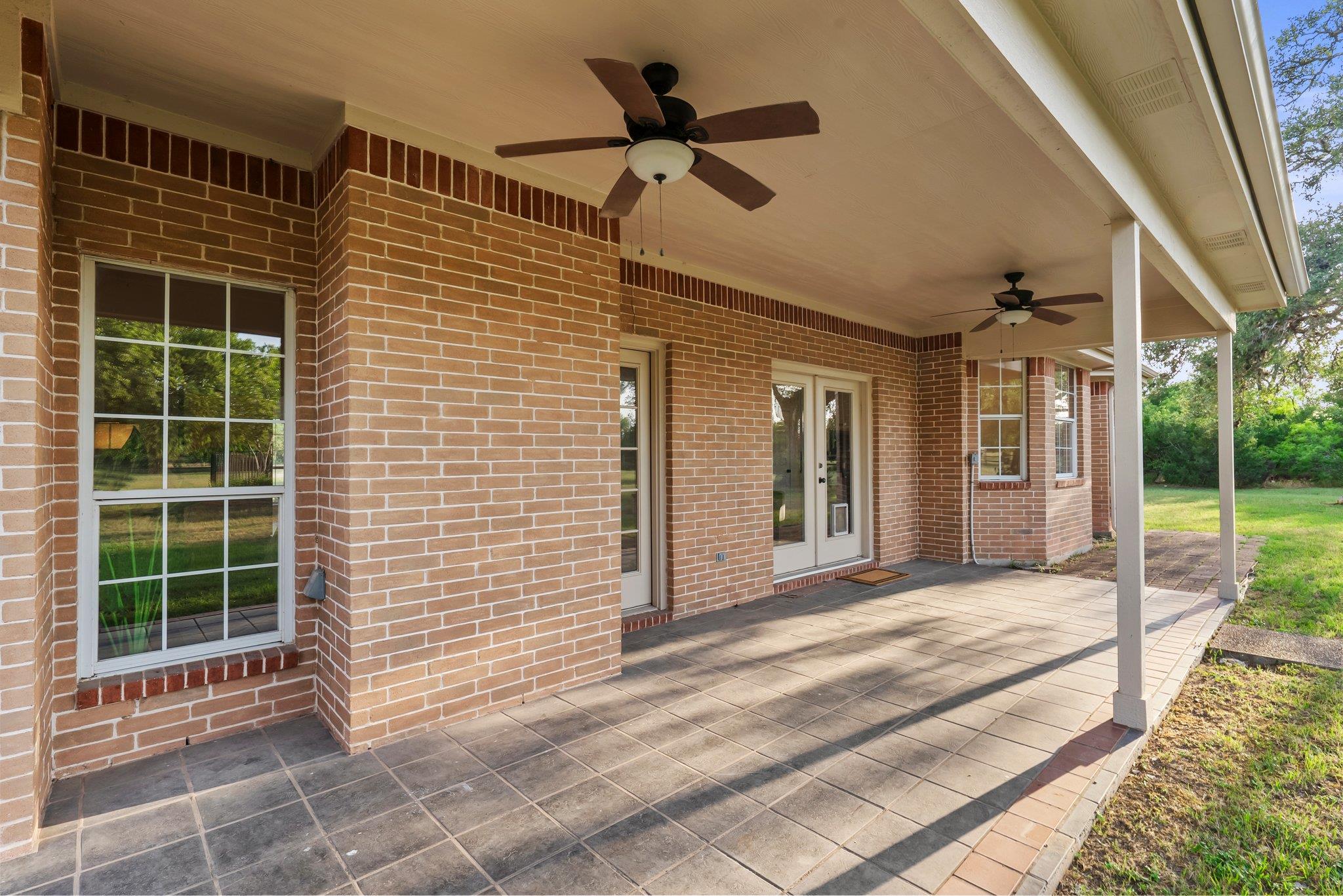 320 Woodland Oaks TRL