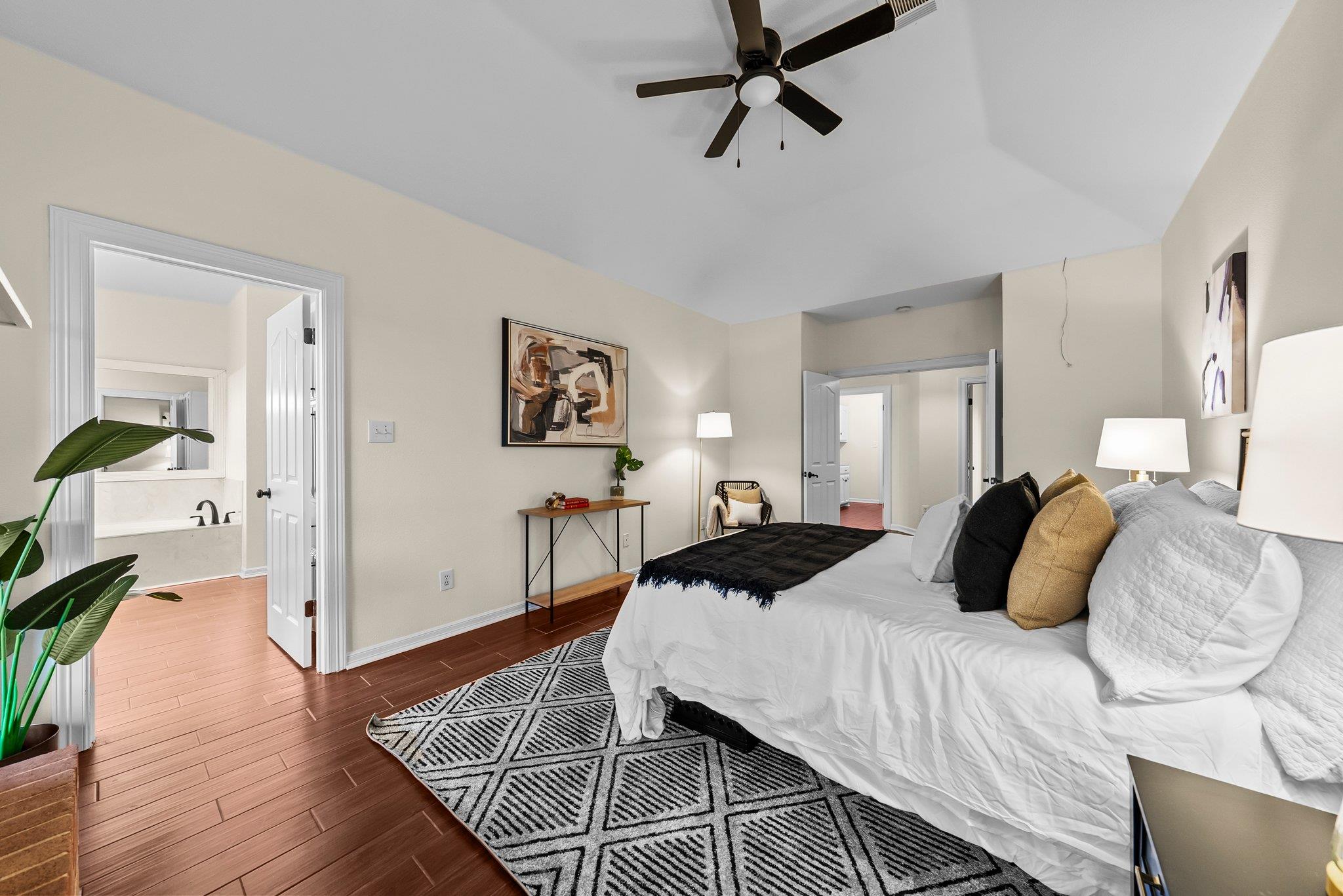 320 Woodland Oaks TRL