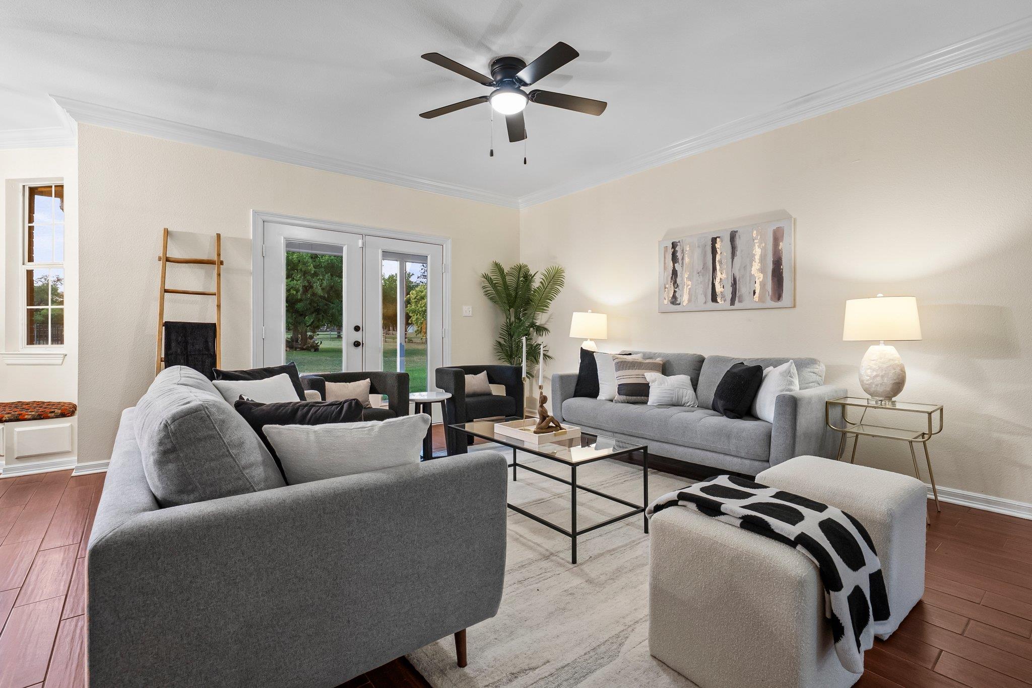 320 Woodland Oaks TRL