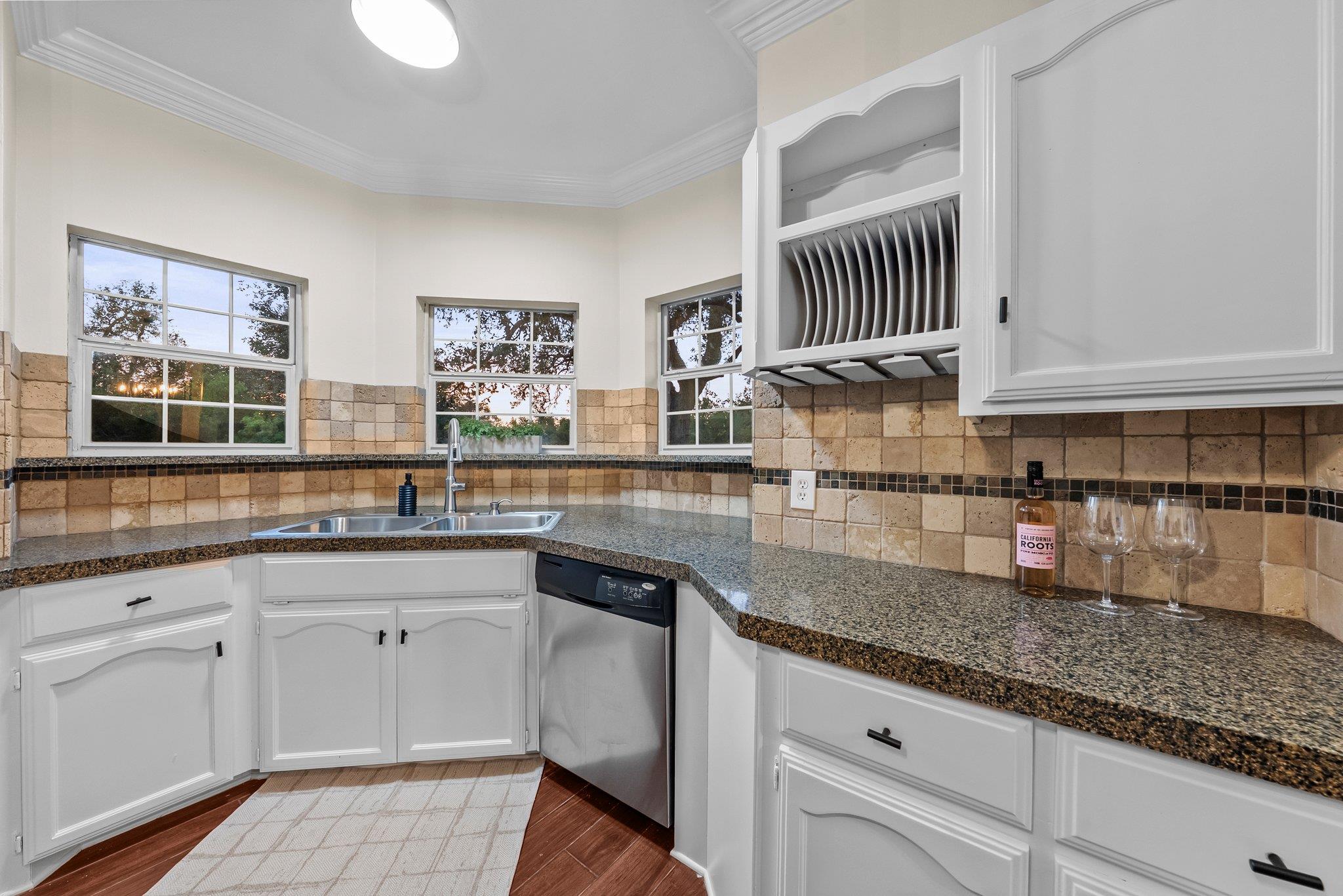 320 Woodland Oaks TRL