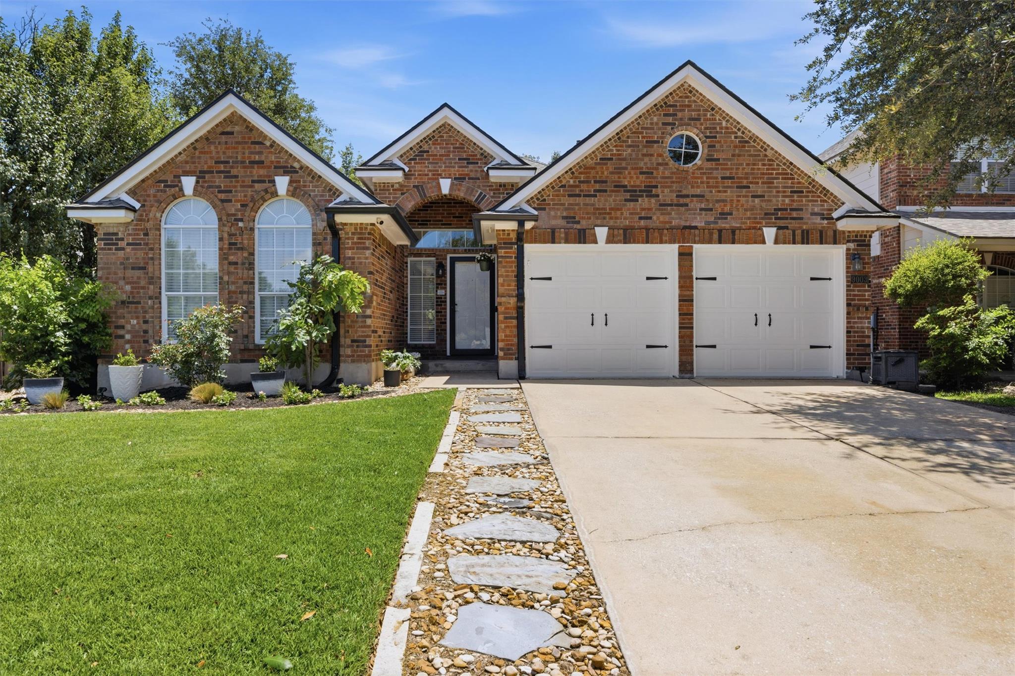 9003 Mountain Mist LN
