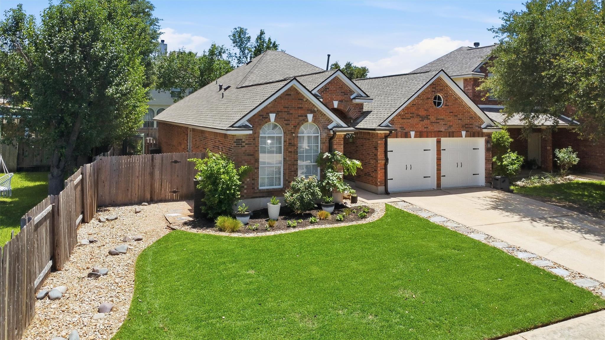 9003 Mountain Mist LN