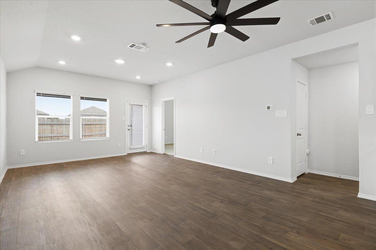 228 Skipping Stone LN