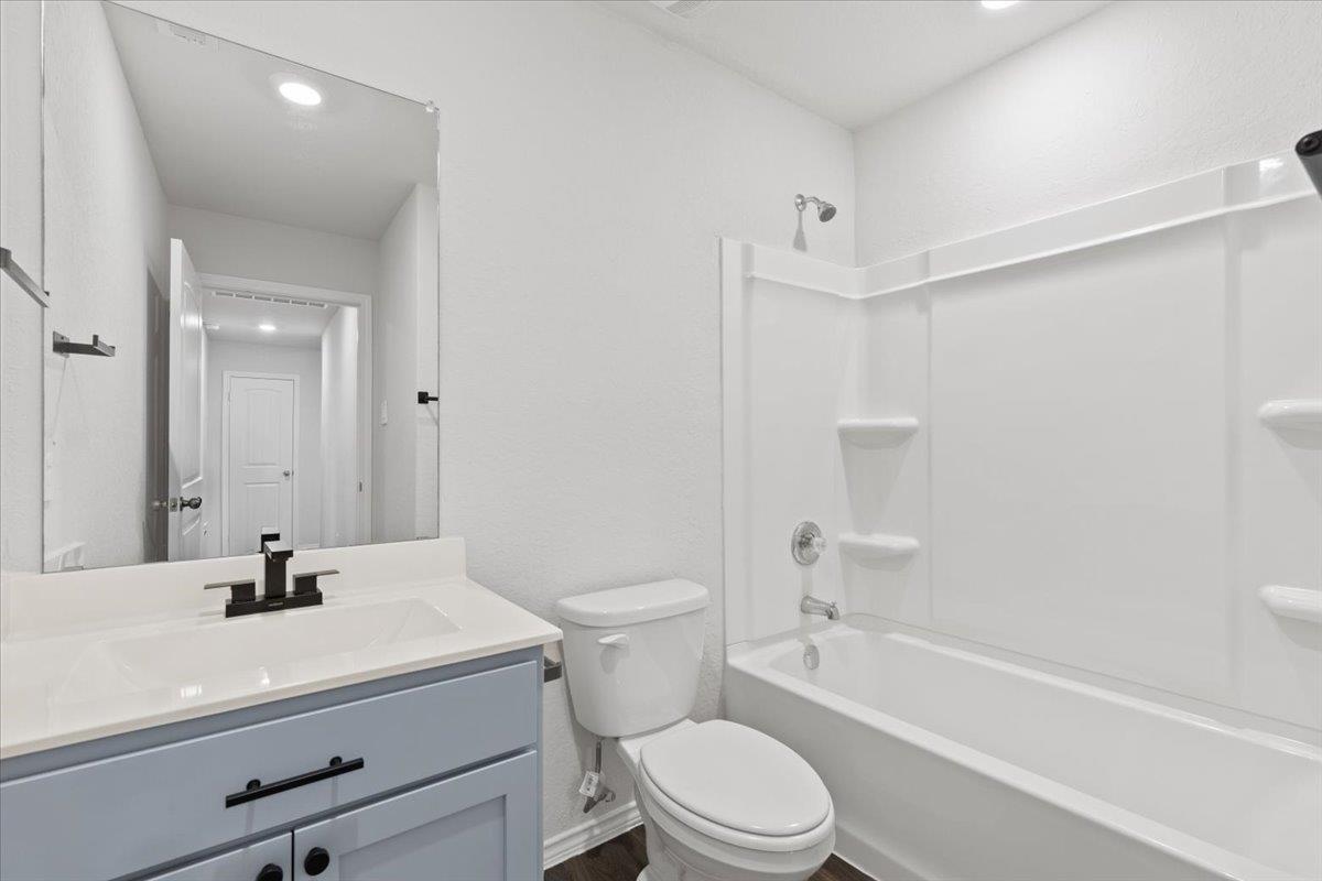 228 Skipping Stone LN