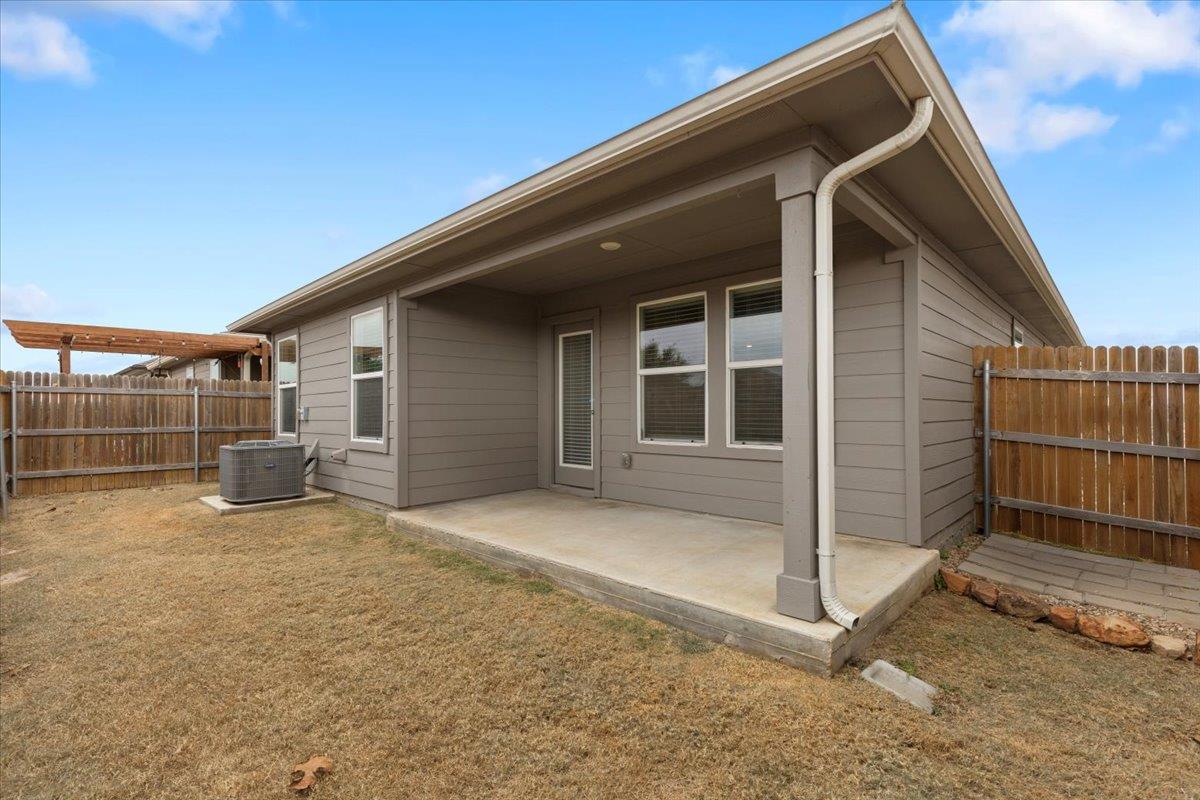 228 Skipping Stone LN