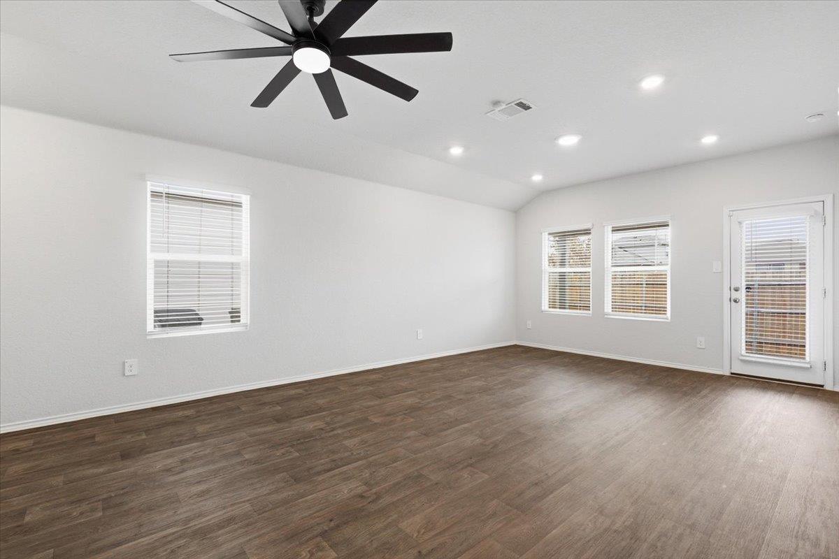 228 Skipping Stone LN