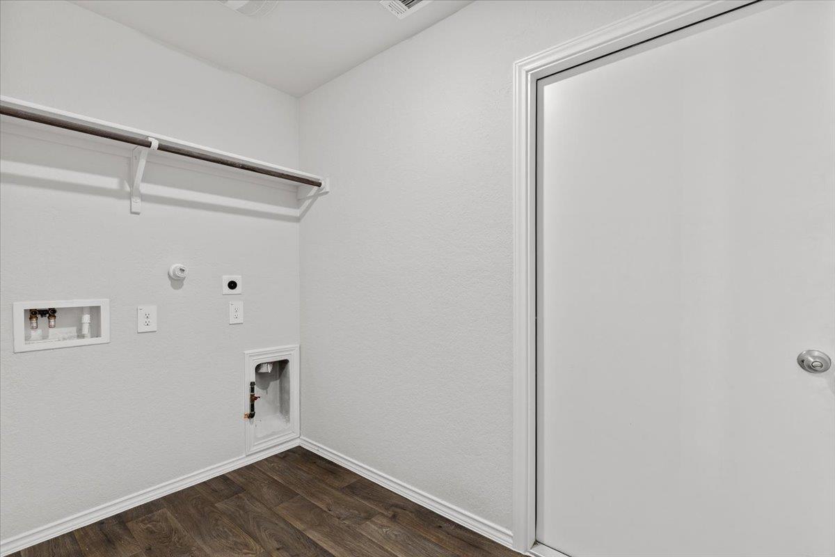 228 Skipping Stone LN