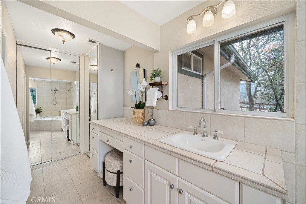 9393 Eagle Vista Way