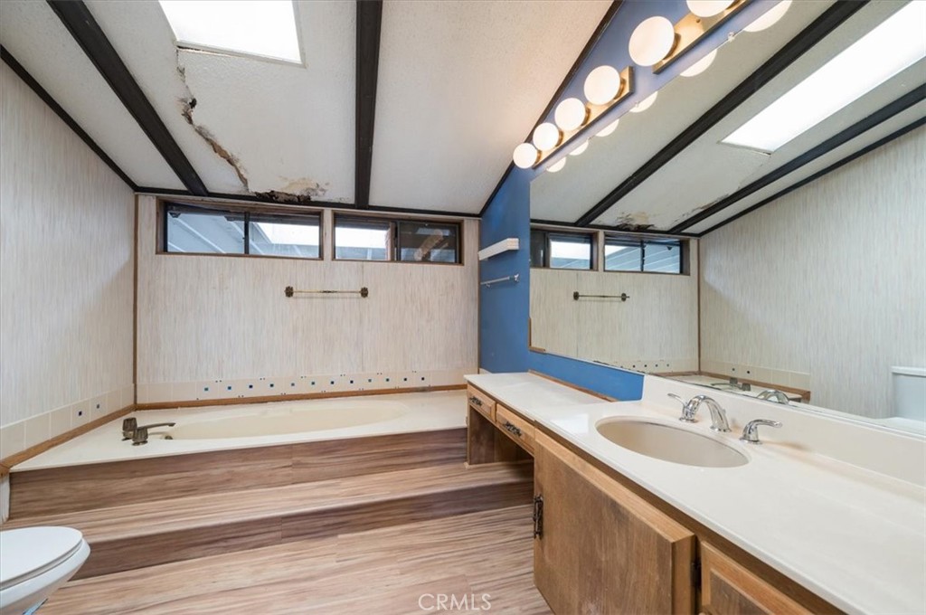 150 River View Drive