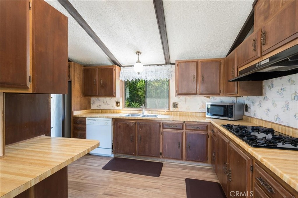 150 River View Drive