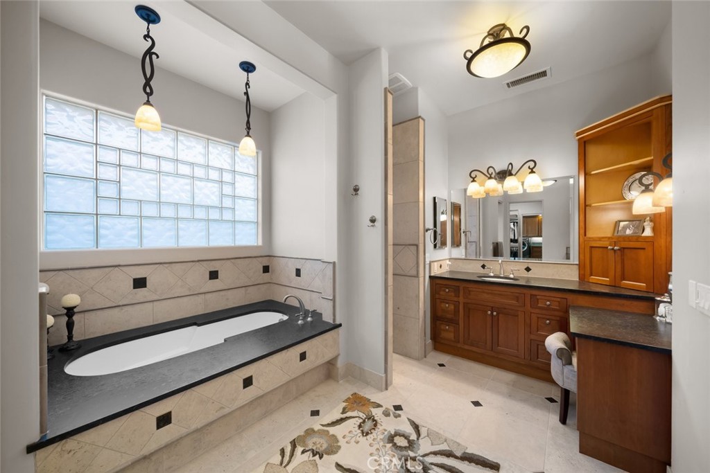 940 Pasatiempo Drive