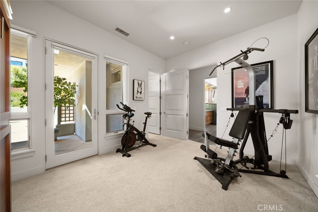 940 Pasatiempo Drive