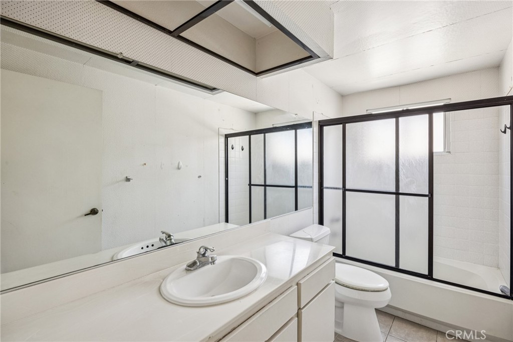 1272 Descanso Street