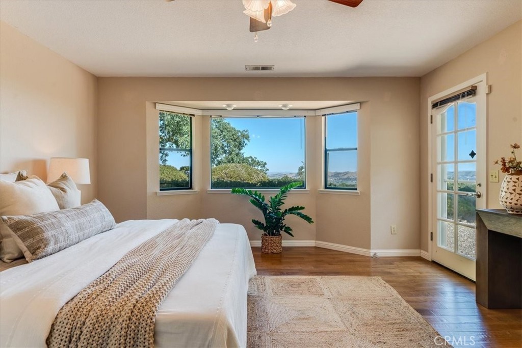 12405 Santa Ana