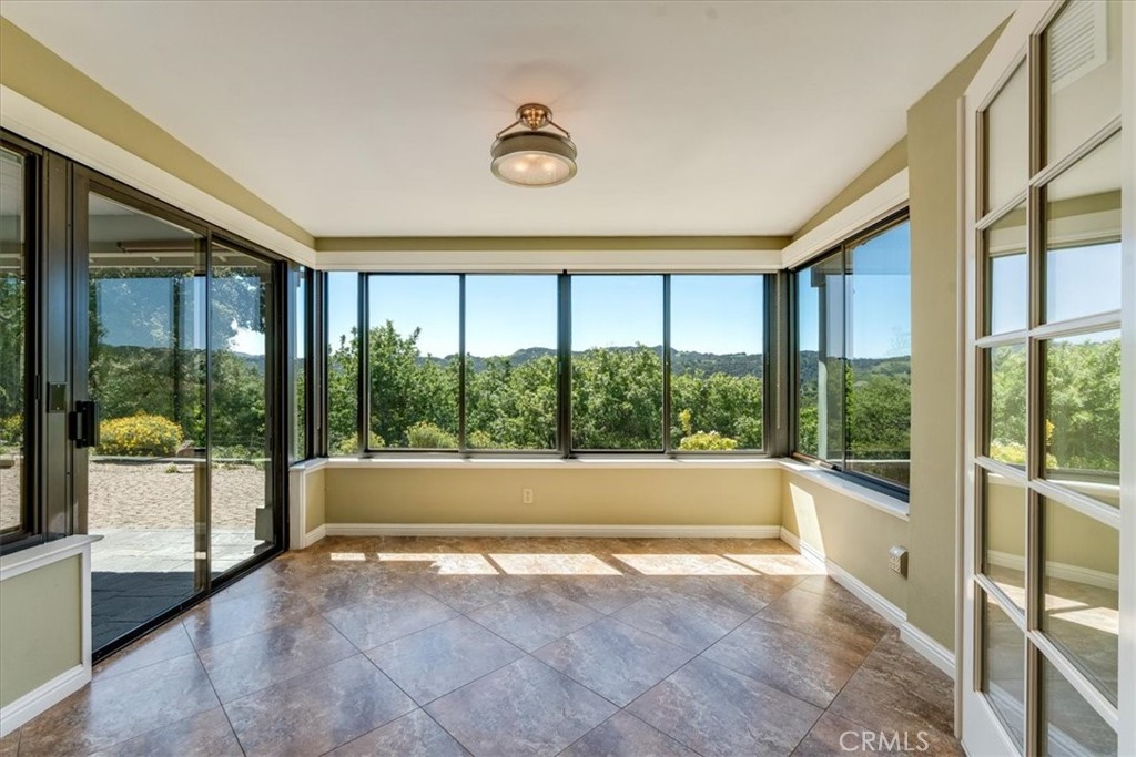 12405 Santa Ana