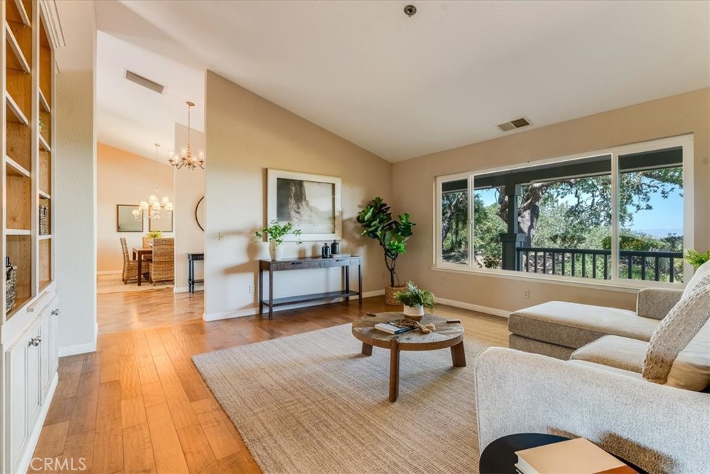 12405 Santa Ana