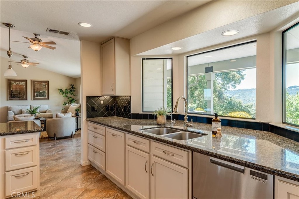 12405 Santa Ana
