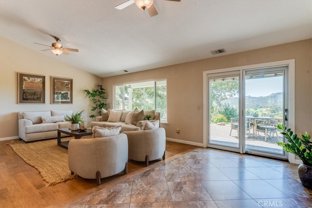 12405 Santa Ana