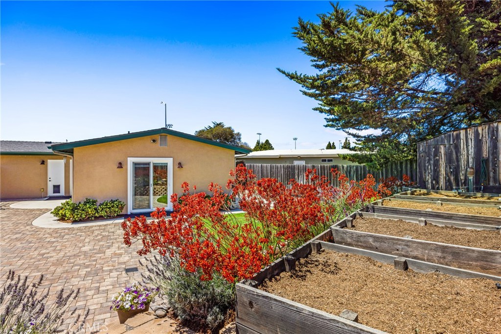 421 Golden West Place