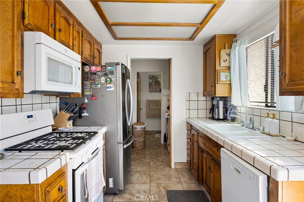 1095 Grieb Drive