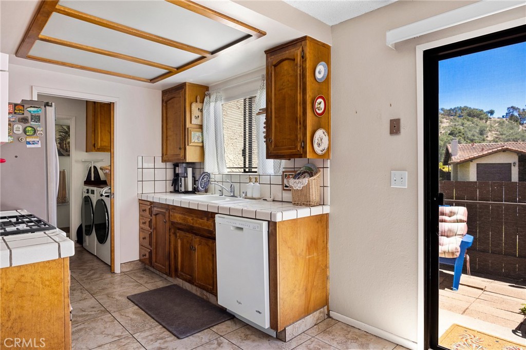 1095 Grieb Drive
