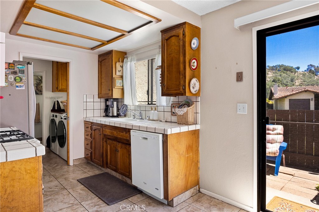 1095 Grieb Drive