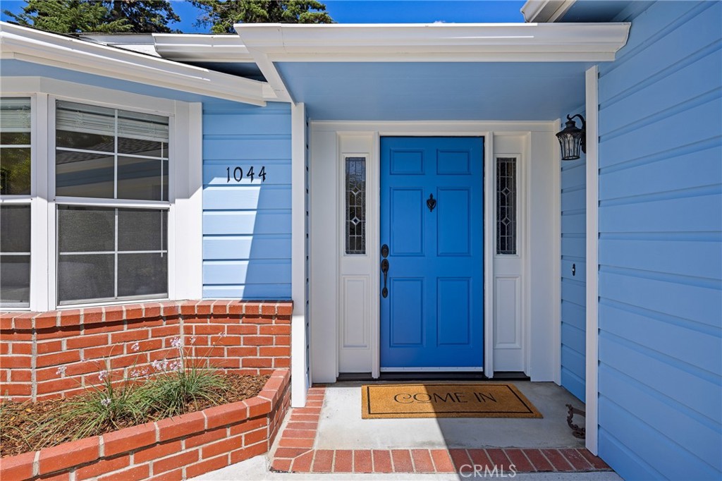 1044 Fair Oaks Avenue