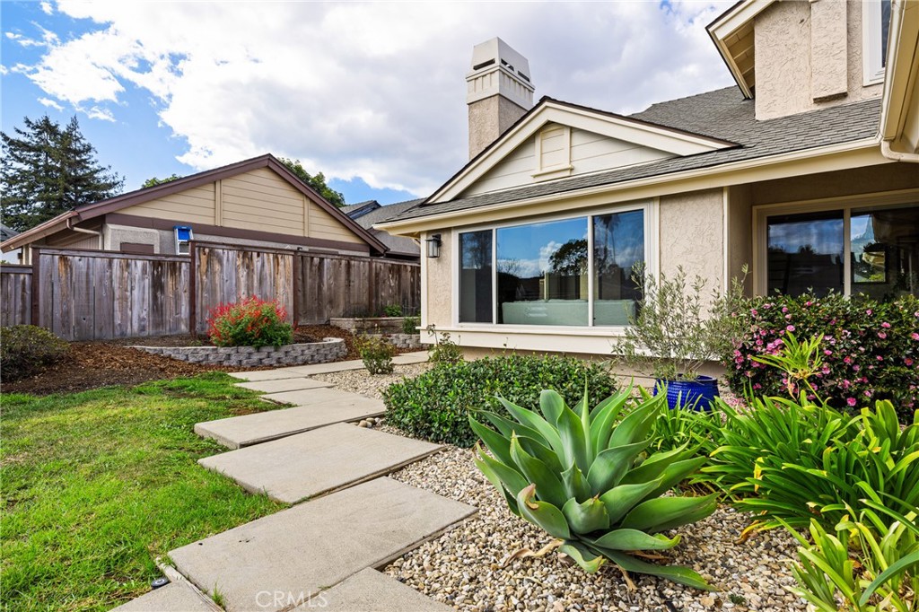 833 Escuela Court