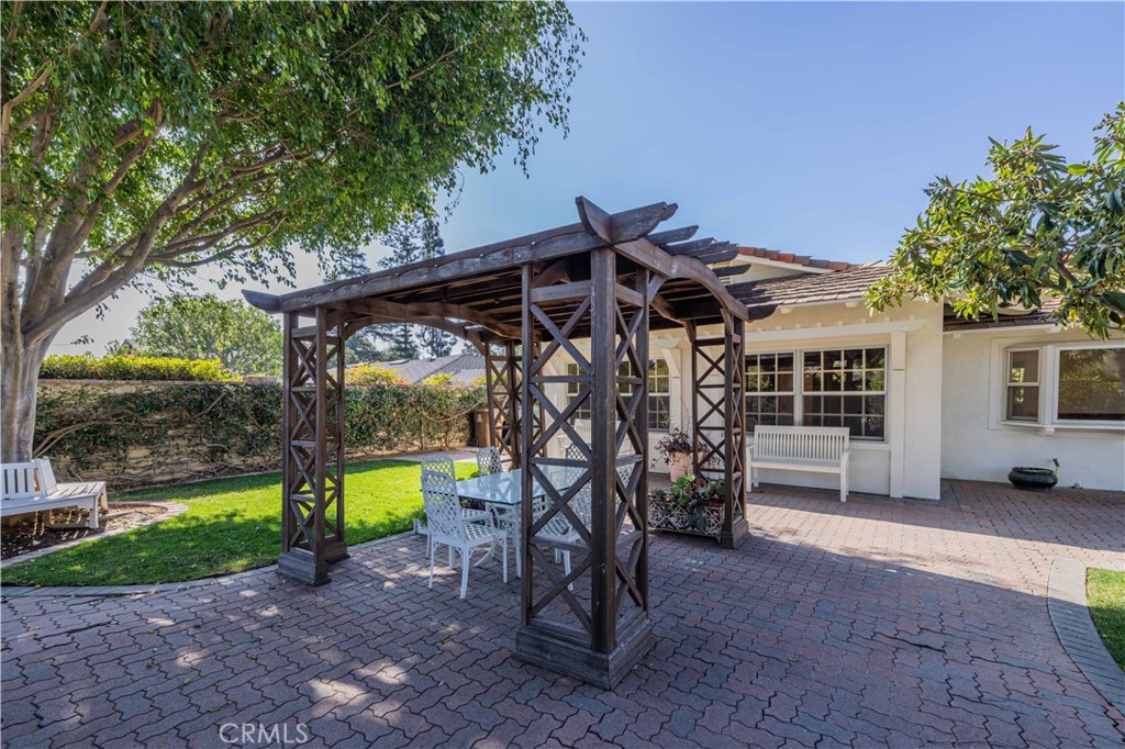 4712 Yorba Lane