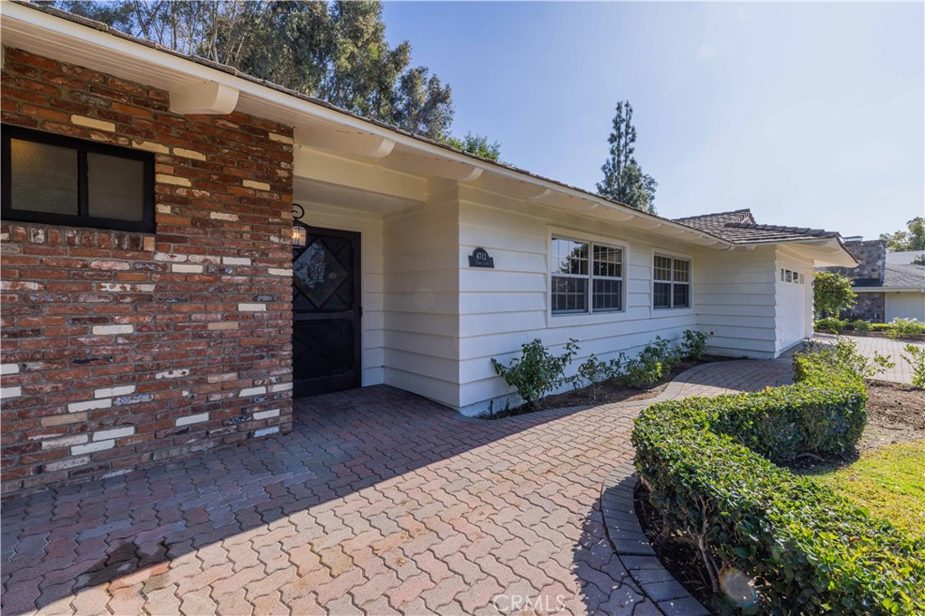 4712 Yorba Lane
