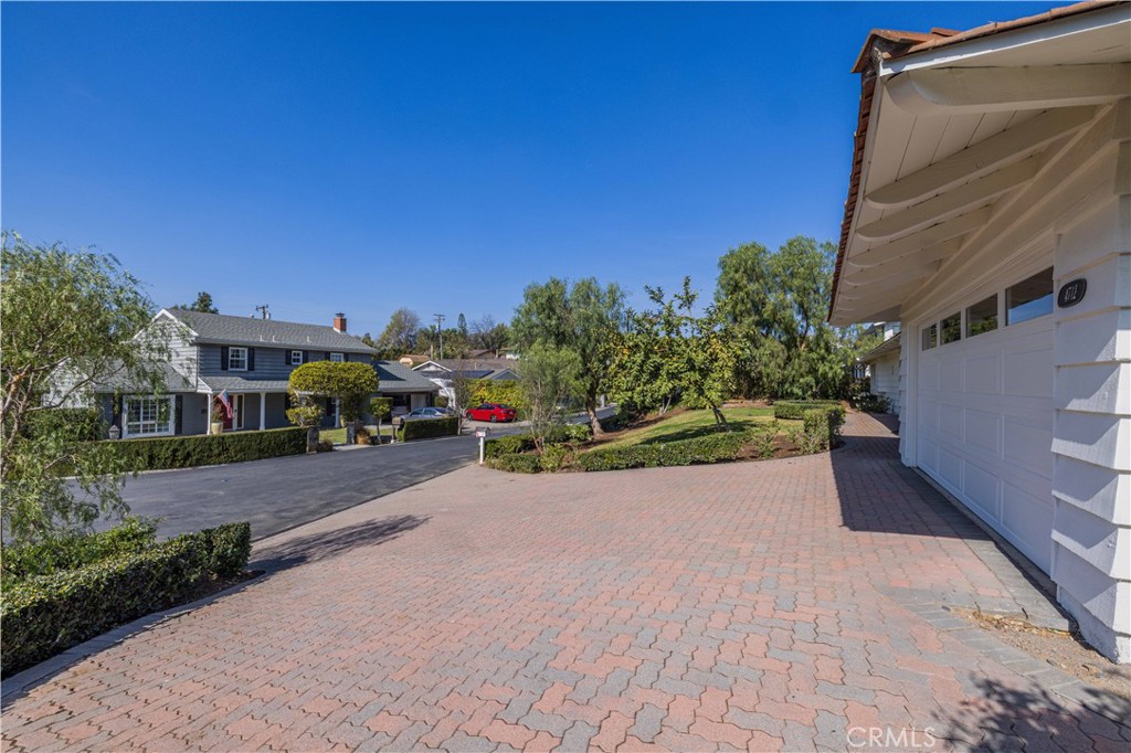 4712 Yorba Lane