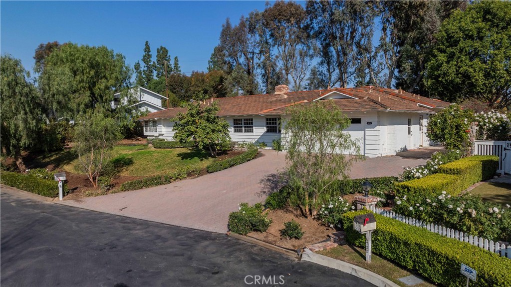 4712 Yorba Lane