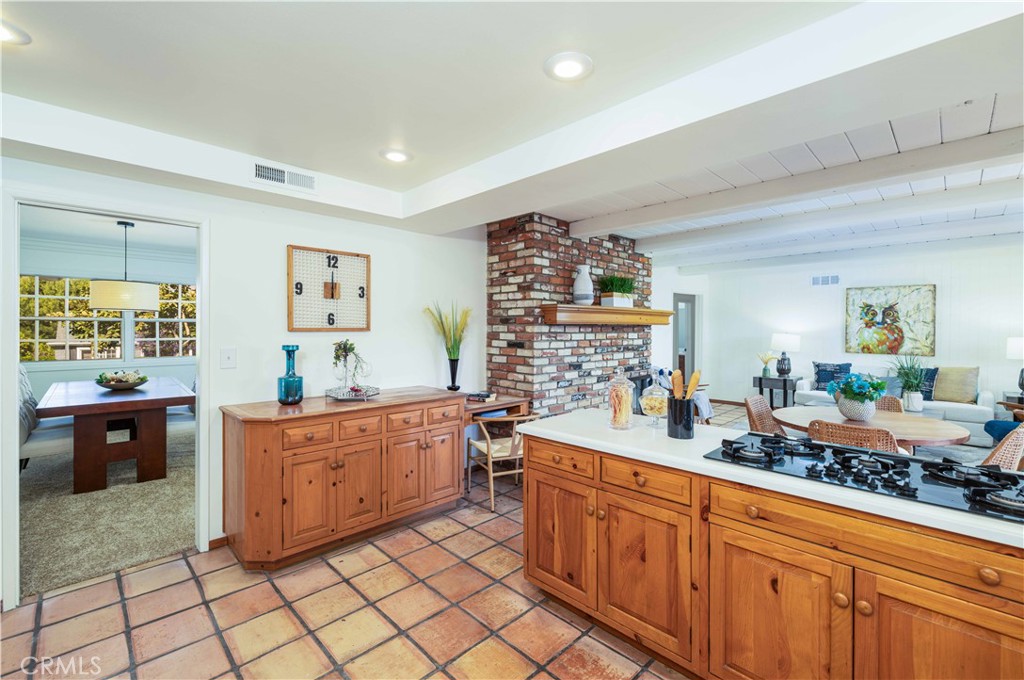 4712 Yorba Lane