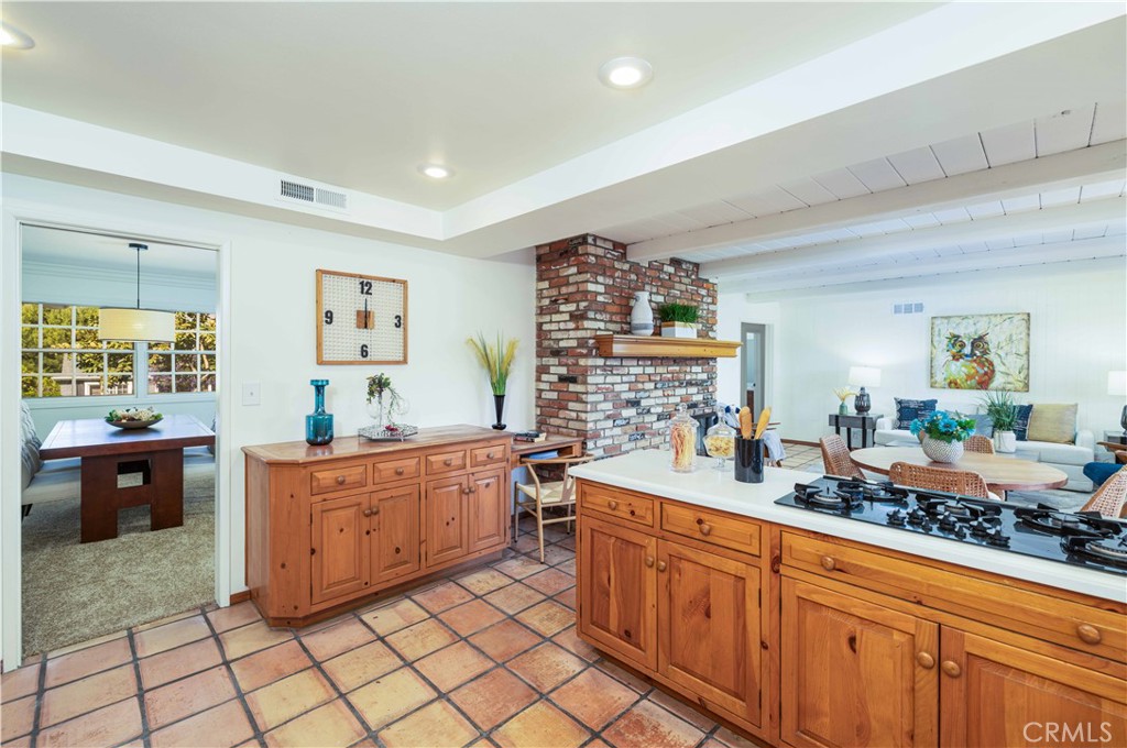4712 Yorba Lane