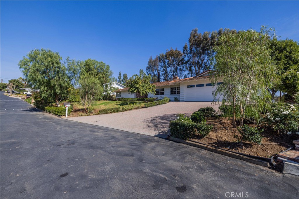 4712 Yorba Lane