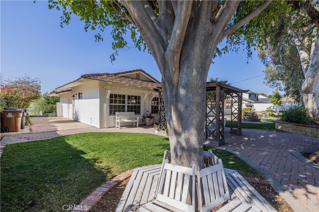 4712 Yorba Lane