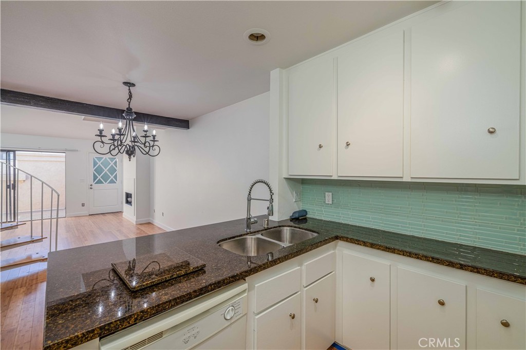 2900 Madison Avenue D16